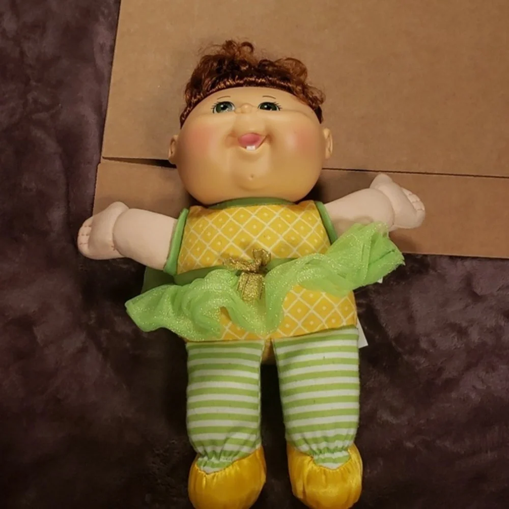 Cabbage patch doll‎